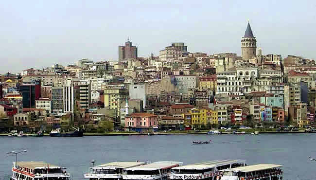 Esta imagem tem um texto alternativo em branco, o nome da imagem é Istambul-Turquia.jpg